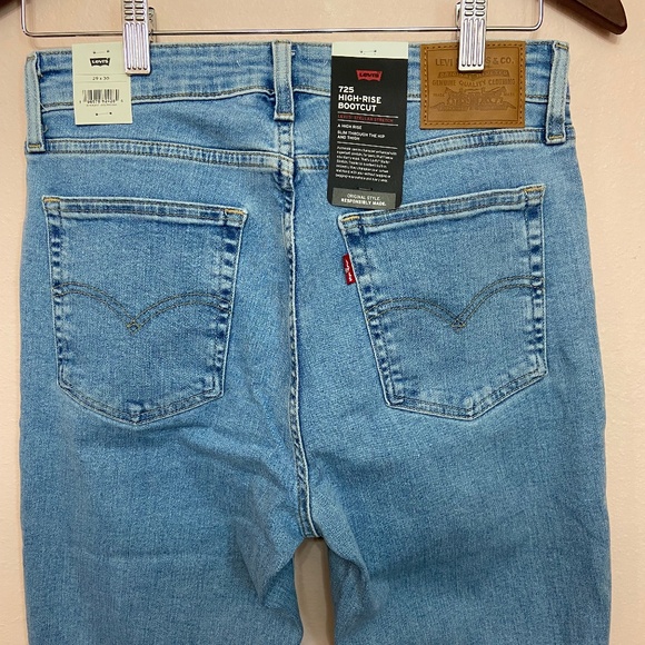 LEVI’S PREMIUM 725 HIGH RISE BOOTCUT WOMEN'S JEANS - Picture 9 of 11